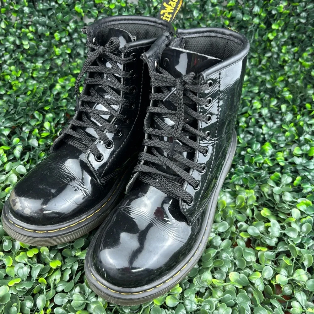 DR.MARTENS 1460 LACE UP BOOTS SIZE 2 KIDS